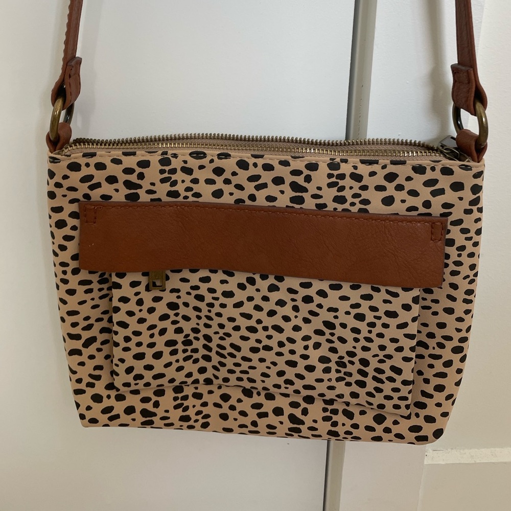 Leopard Print Universal Thread Purse - image 1